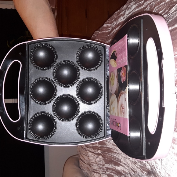 Babycakes Mini Cupcake Maker Light Pink Rose Color - Picture 2 of 2